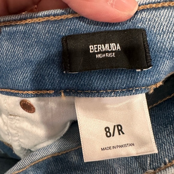 🌸Express Bermuda High Rise Shorts Size 8🌸 - Picture 5 of 7